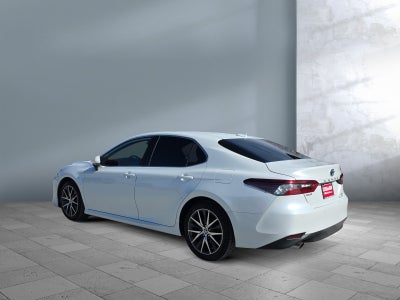 2022 Toyota Camry Hybrid XLE