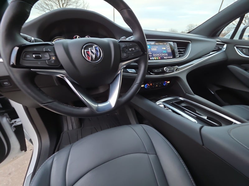 2022 Buick Enclave Essence