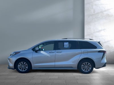 2024 Toyota Sienna XLE