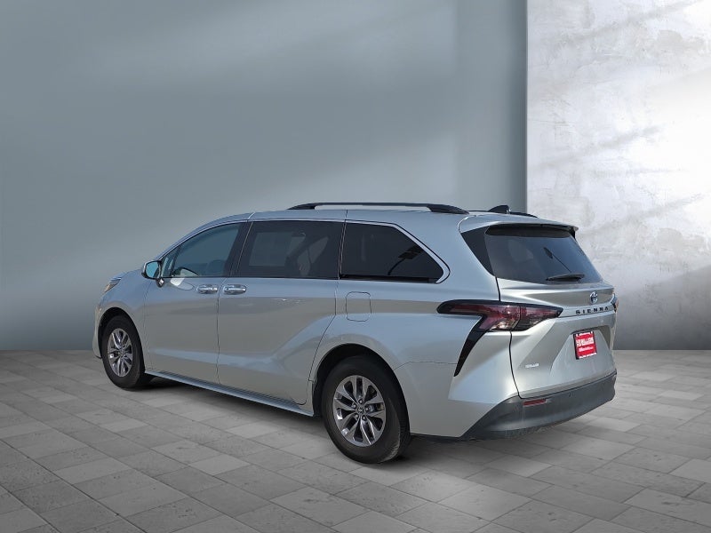 2024 Toyota Sienna XLE