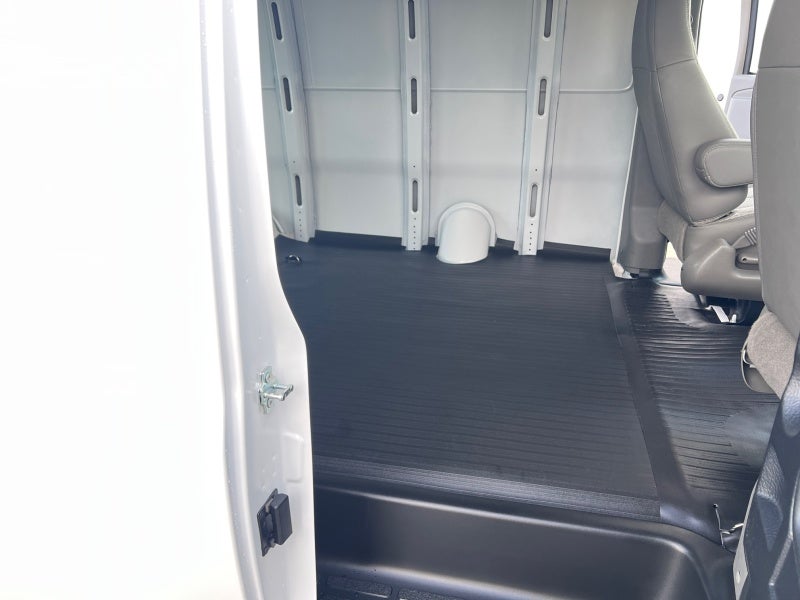 2025 Chevrolet Express Cargo 3500 WT