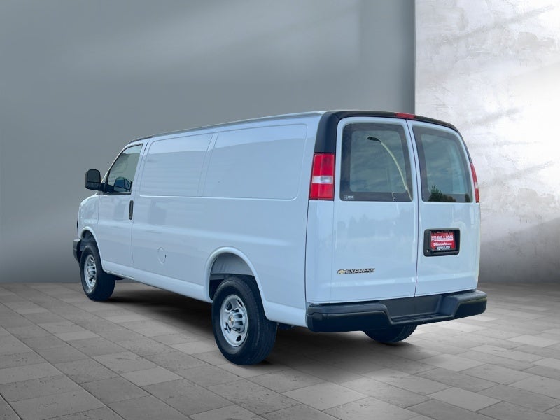 2025 Chevrolet Express Cargo 3500 WT