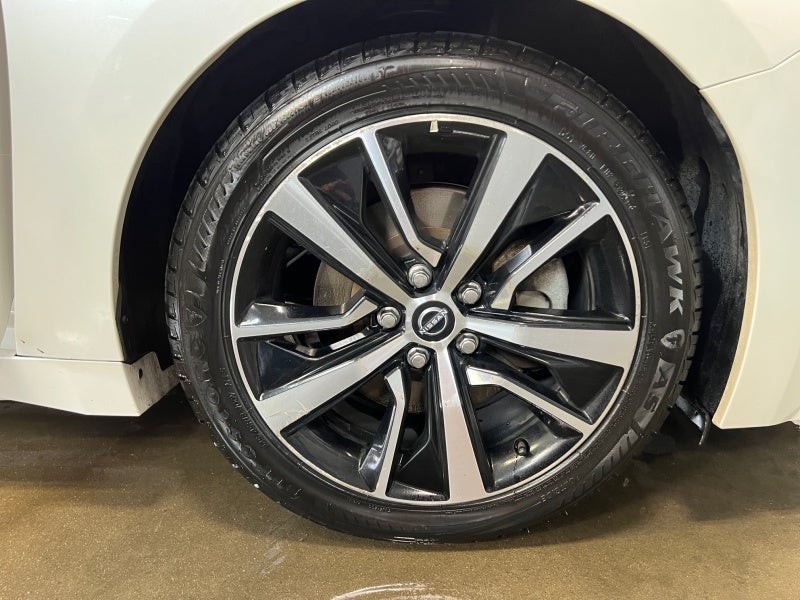 2023 Nissan Maxima SV