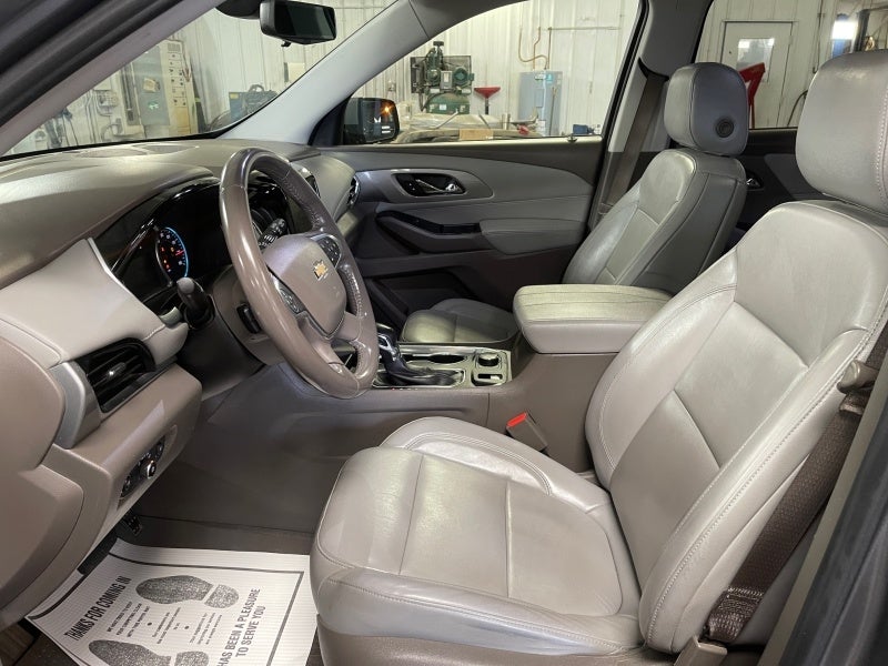 2021 Chevrolet Traverse LT Leather