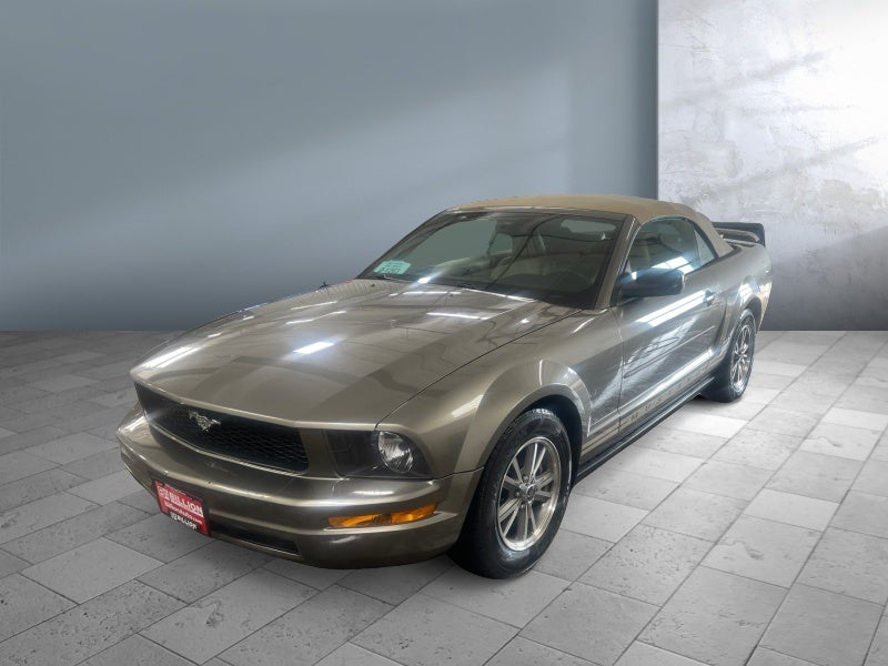 2005 Ford Mustang Deluxe