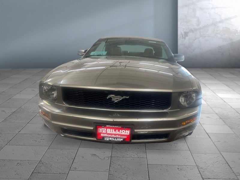 2005 Ford Mustang Deluxe