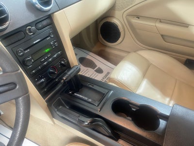2005 Ford Mustang Deluxe