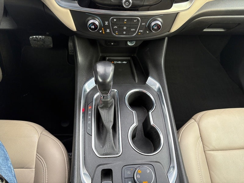 2022 Chevrolet Traverse LT Leather