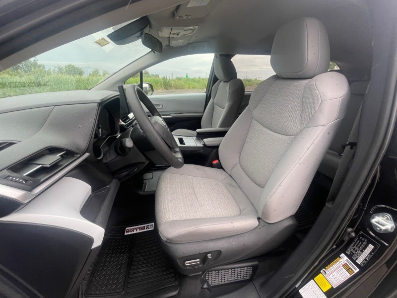 2025 Toyota Sienna LE