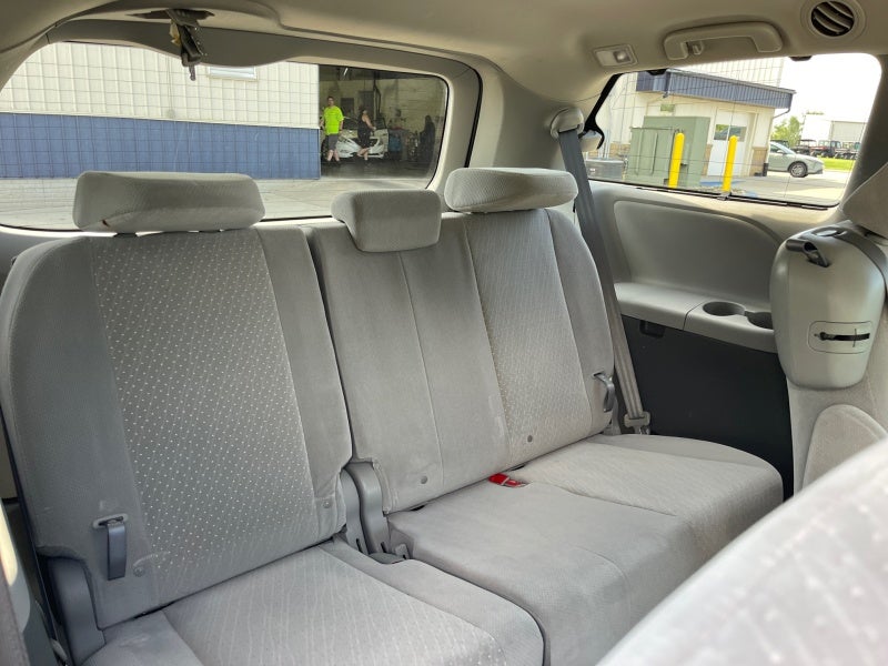 2019 Toyota Sienna LE