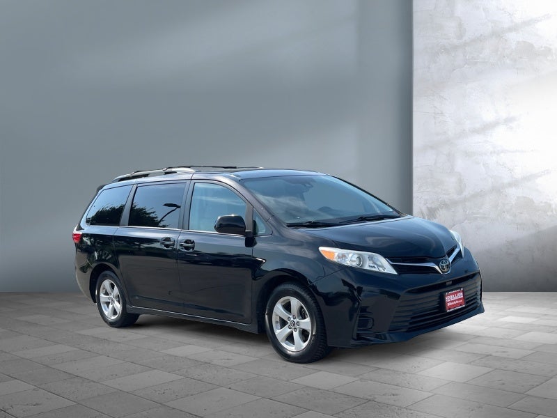 2019 Toyota Sienna LE