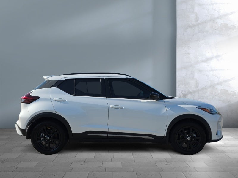 2021 Nissan Kicks SR