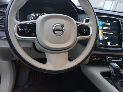 2020 Volvo XC90 Momentum