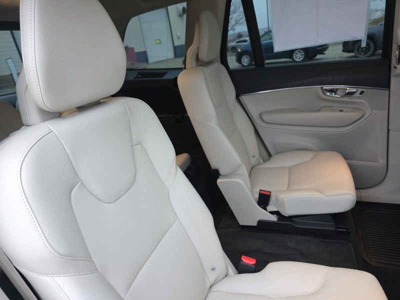 2020 Volvo XC90 Momentum