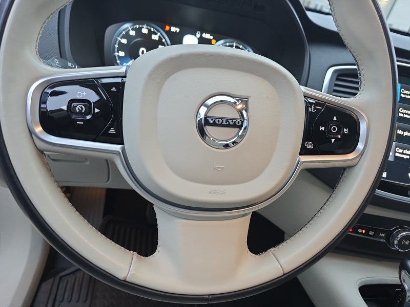 2020 Volvo XC90 Momentum