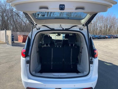 2024 Chrysler Pacifica Hybrid Select