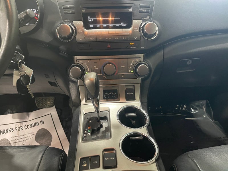 2012 Toyota HIGHLANDER SE