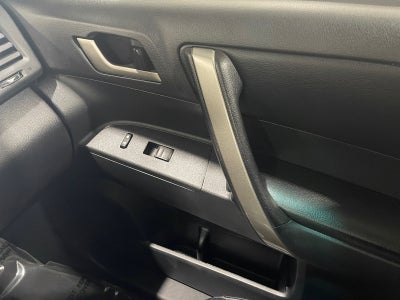 2012 Toyota HIGHLANDER SE