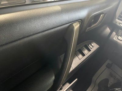 2012 Toyota HIGHLANDER SE