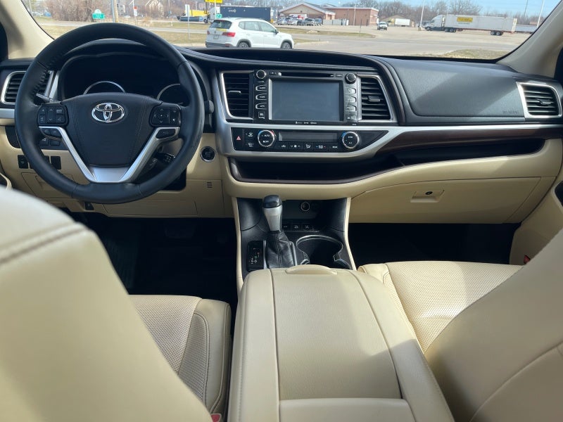 2016 Toyota HIGHLANDER Limited Platinum