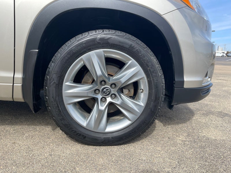 2016 Toyota HIGHLANDER Limited Platinum