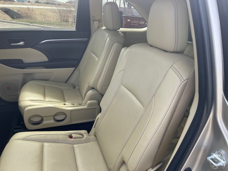 2016 Toyota HIGHLANDER Limited Platinum