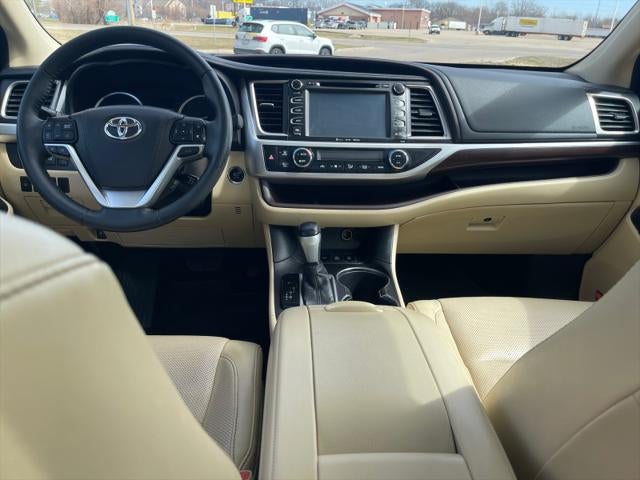 2016 Toyota HIGHLANDER Limited Platinum