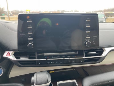 2024 Toyota SIENNA XLE XLE