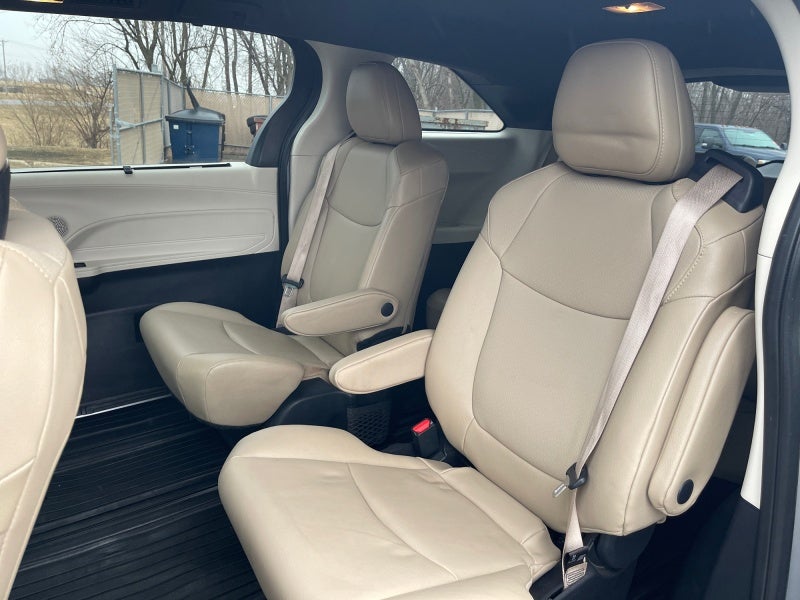 2024 Toyota SIENNA XLE XLE