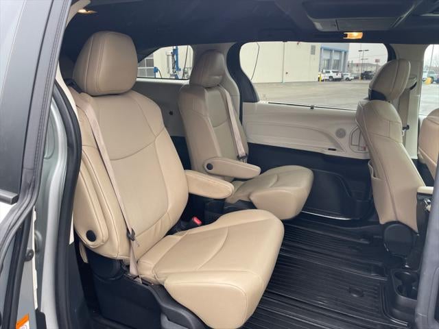 2024 Toyota SIENNA XLE XLE