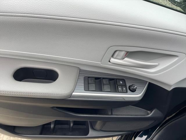 2025 Toyota SIENNA LE LE