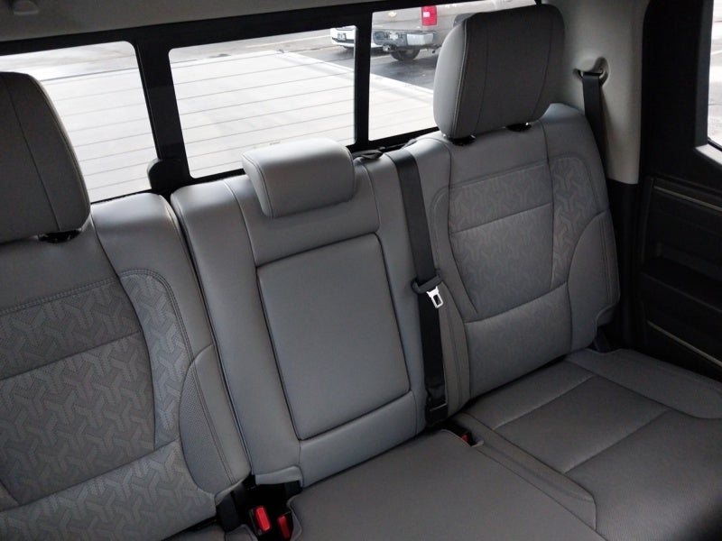 2024 Toyota TUNDRA 4X4 SR5