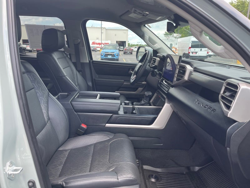 2024 Toyota TUNDRA 4X4 SR5