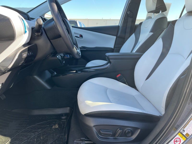 2020 Toyota PRIUS XLE