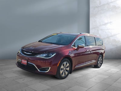 2017 Chrysler Pacifica Hybrid Platinum