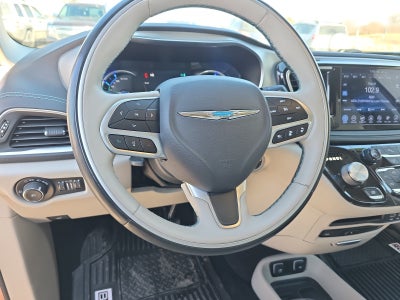 2017 Chrysler Pacifica Hybrid Platinum