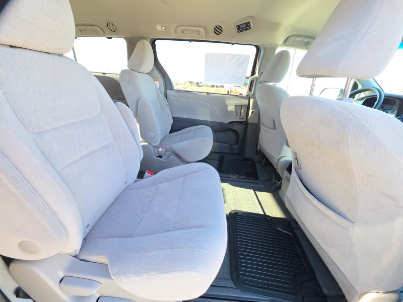2016 Toyota Sienna LE