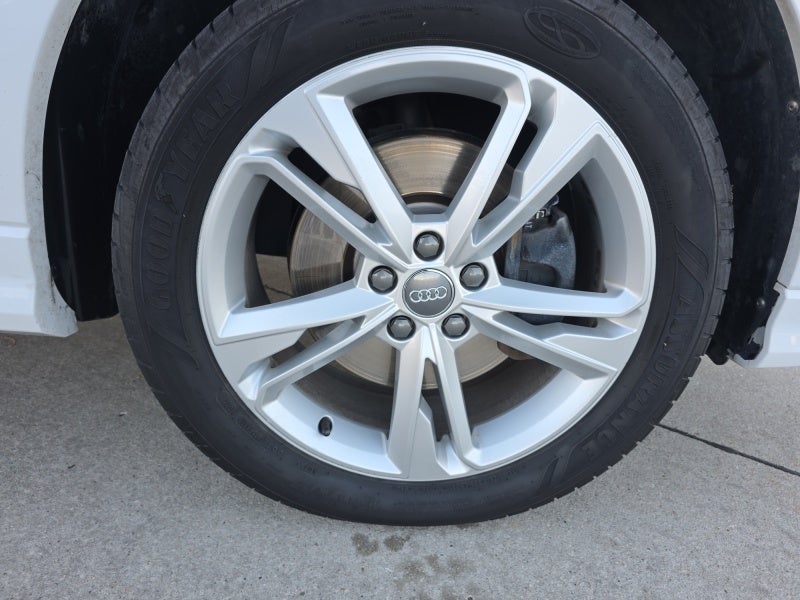 2020 Audi Q3 S line Premium Plus