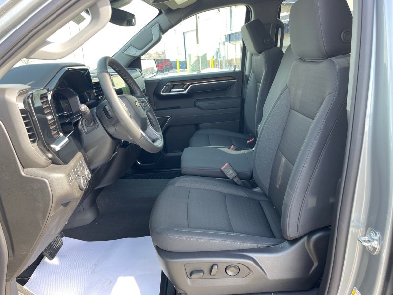 2025 Chevrolet Silverado 1500 LT (2FL)