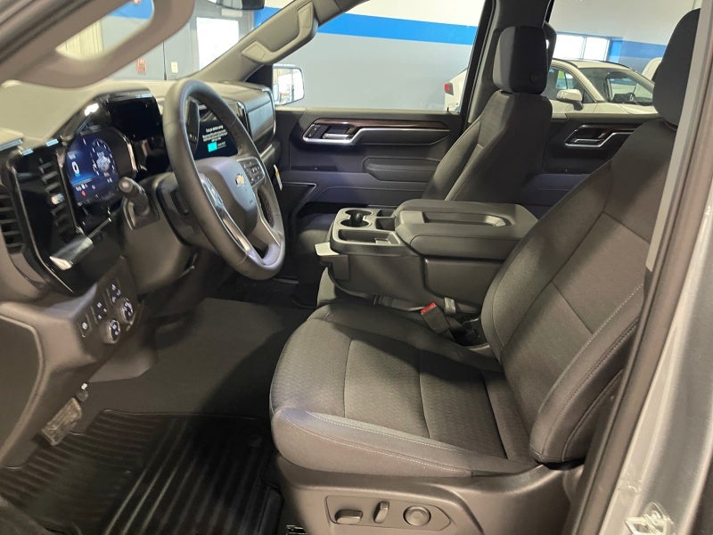 2025 Chevrolet Silverado 1500 LT (2FL)