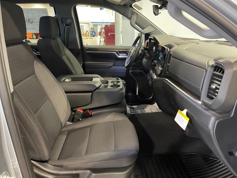 2025 Chevrolet Silverado 1500 LT (2FL)