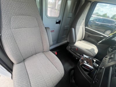 2025 GMC Savana Cutaway 3500 1WT