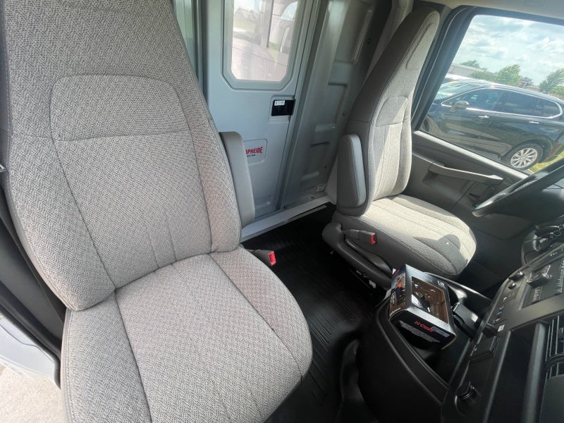 2025 GMC Savana Cutaway 3500 1WT