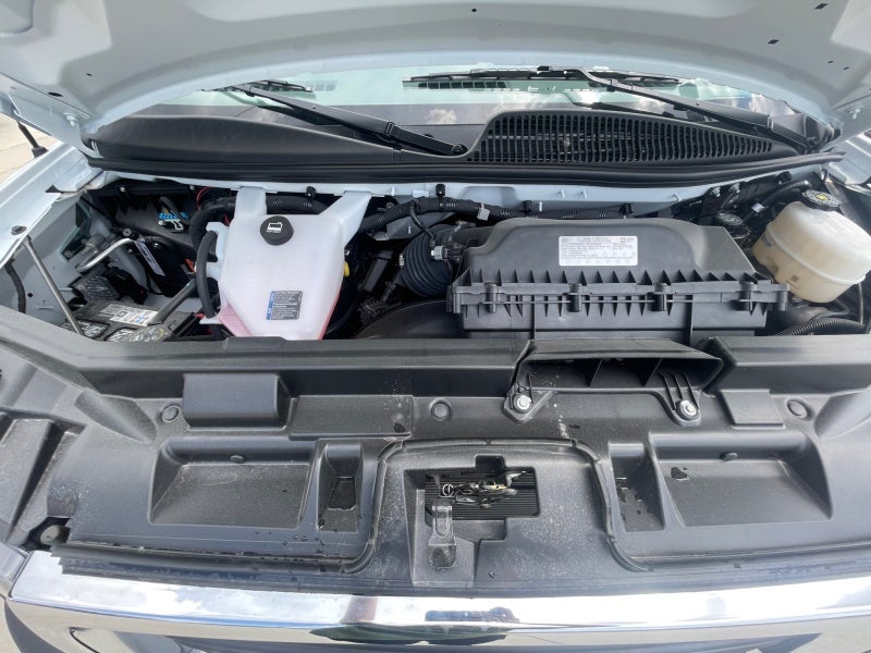 2025 GMC Savana Cutaway 3500 1WT