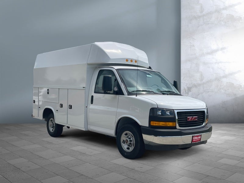 2025 GMC Savana Cutaway 3500 1WT