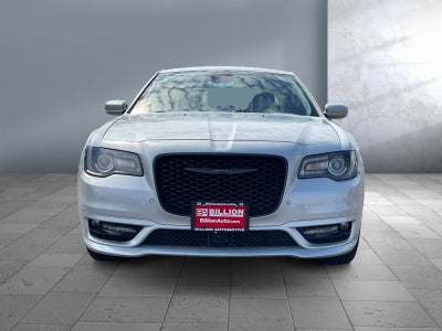 2022 Chrysler 300 Touring L